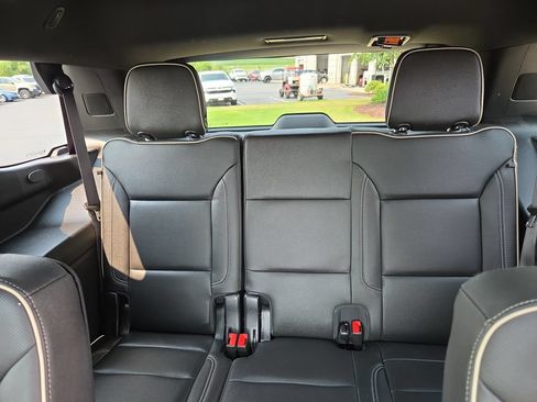 Certified 2022 Chevrolet Tahoe Premier w/ Premium Package AWD/4WD image 31