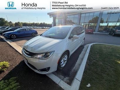 Used 2017 Chrysler Pacifica Touring-L Plus w/ Tire & Wheel Group