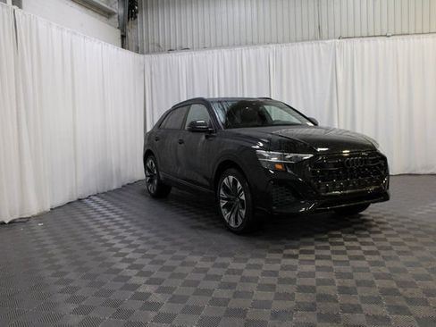 Used 2025 Audi Q8 Premium AWD/4WD image 31