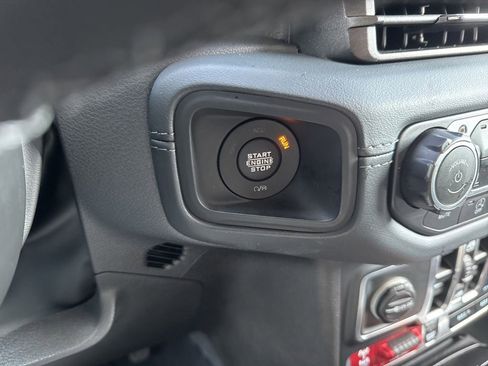 Used 2026 Jeep Wrangler Unlimited Rubicon AWD/4WD image 10
