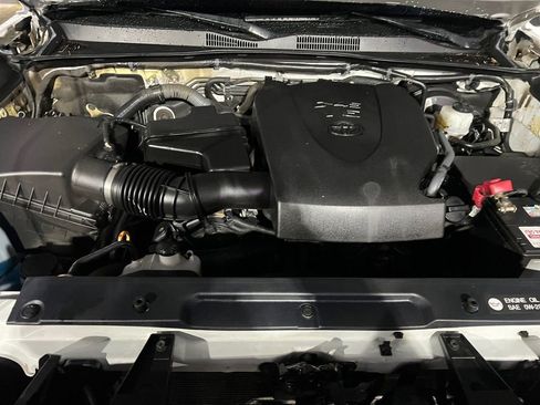 Used 2017 Toyota Tacoma SR5 image 42