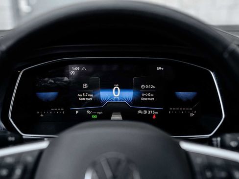 Used 2023 Volkswagen Jetta SE image 7