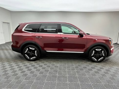 Used 2024 Kia Telluride S AWD/4WD image 7
