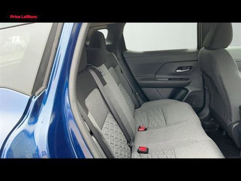 New 2026 Nissan Kicks SV w/ Cold Weather Package FWD image 32