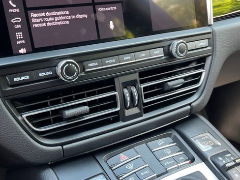 Used 2020 Porsche Macan S AWD/4WD image 31