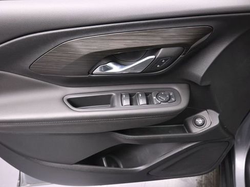 Used 2023 GMC Terrain SLE w/ Driver Convenience Package image 13