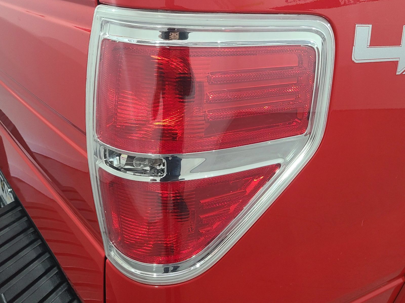 Used 2011 Ford F150 XLT w/ XLT Chrome Pkg AWD/4WD image 8