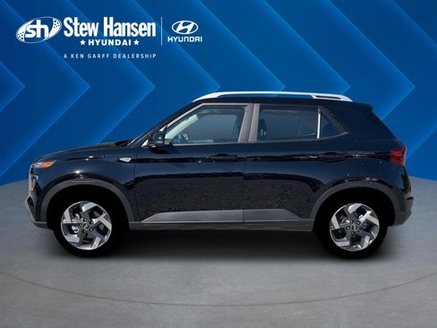New 2026 Hyundai Venue SEL image 3