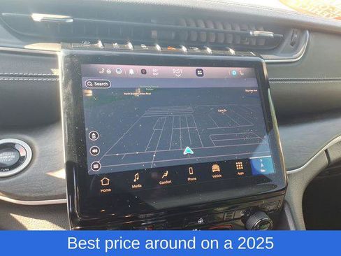 Certified 2025 Jeep Grand Cherokee Limited w/ Black Appearance Package AWD/4WD image 8