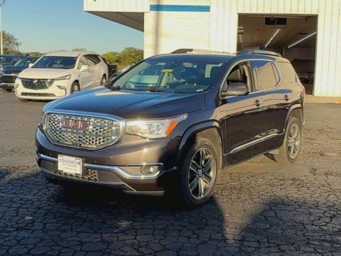Used 2018 GMC Acadia Denali w/ Technology Package image 4