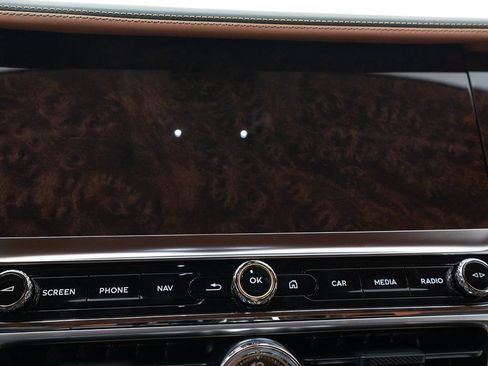 Used 2025 Bentley Flying Spur Plug-In Hybrid AWD/4WD image 42