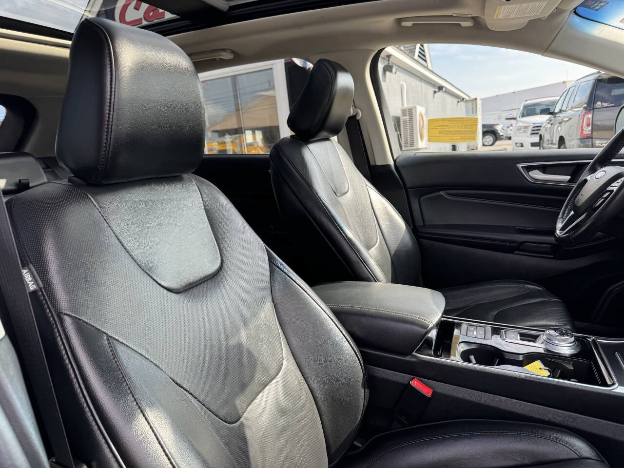 Used 2020 Ford Edge Titanium w/ Equipment Group 301A AWD/4WD image 35