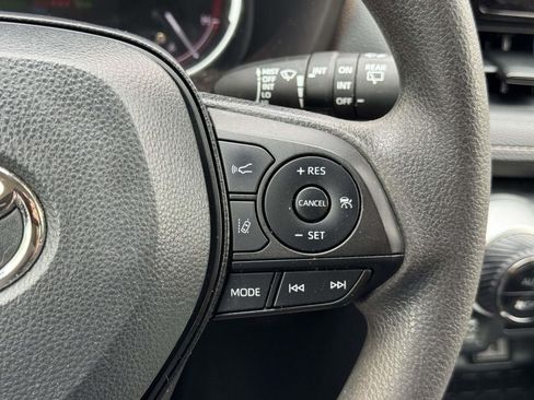 Used 2024 Toyota RAV4 XLE FWD image 12