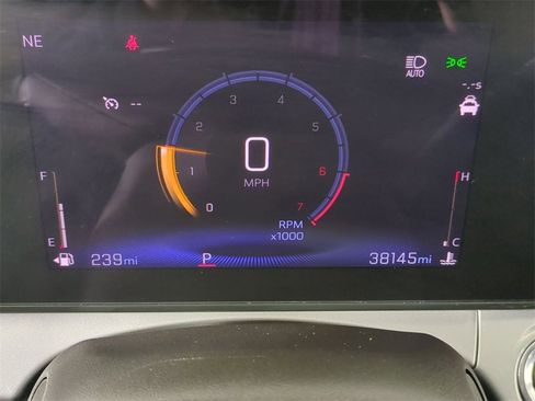 Certified 2025 Chevrolet Trax LT w/ Driver Confidence Package image 11