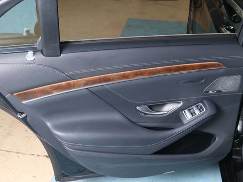 Used 2016 Mercedes-Benz S 550 4MATIC Sedan w/ Premium Package image 41