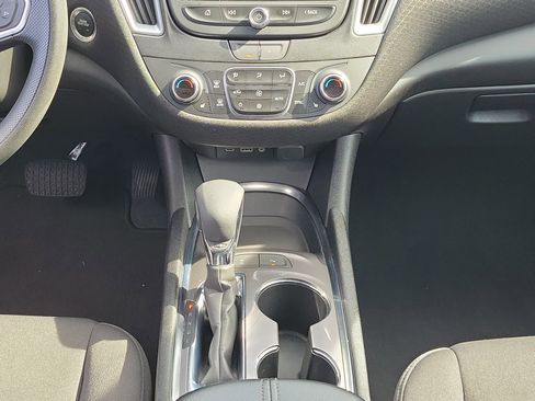 Used 2024 Chevrolet Malibu LT image 17