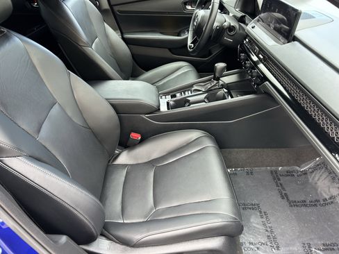 Certified 2025 Honda Accord Sport image 9