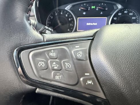 Used 2022 Chevrolet Equinox RS w/ Infotainment Package image 31