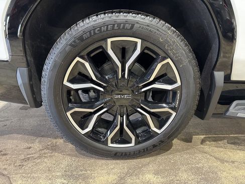 New 2025 GMC Sierra EV Denali AWD/4WD image 13