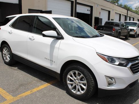 Used 2020 Chevrolet Equinox LT w/ Driver Convenience Package FWD image 6