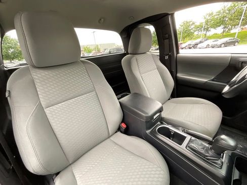 Used 2020 Toyota Tacoma SR RWD image 17