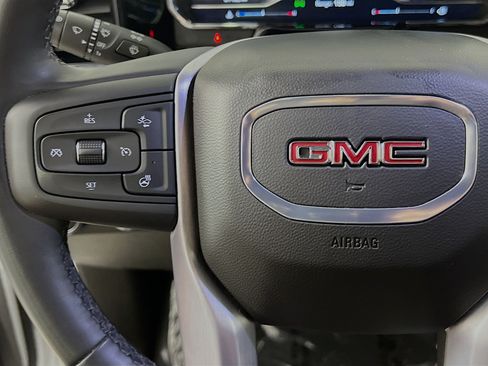 Used 2025 GMC Sierra 1500 SLT AWD/4WD image 18
