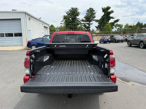 Used 2020 Toyota Tacoma TRD Sport w/ TRD Premium Sport Package AWD/4WD image 25