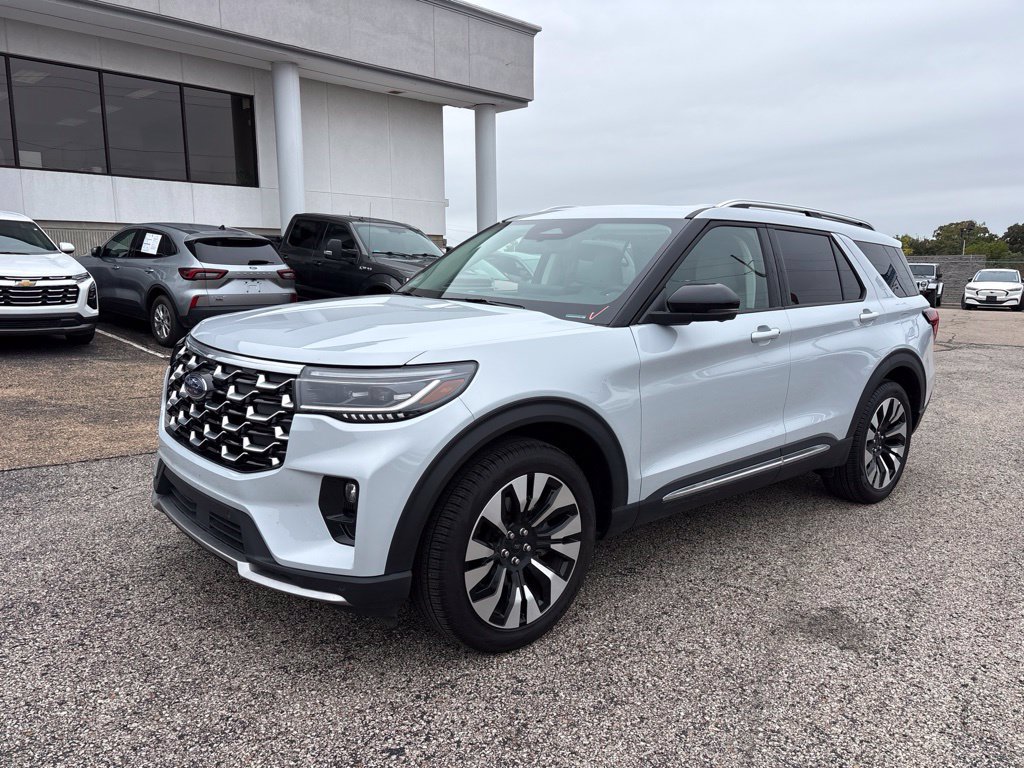 Used 2026 Ford Explorer Platinum w/ LUX Leather Package AWD/4WD image 3