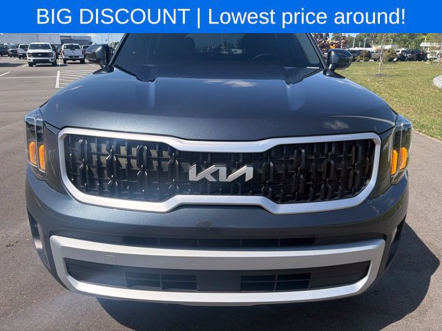 Used 2024 Kia Telluride EX w/ EX Captain's Chair Package AWD/4WD image 3