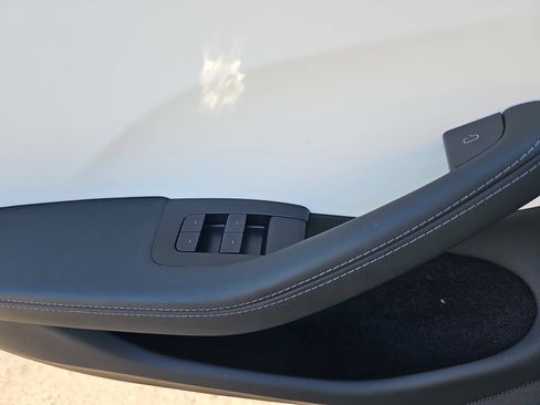 Used 2025 Tesla Model 3 image 29