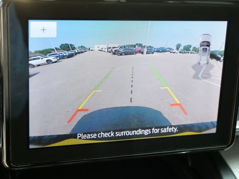 Used 2020 Ford Explorer XLT w/ Equipment Group 202A AWD/4WD image 33