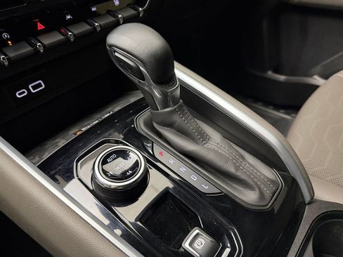 Used 2024 Chevrolet Colorado ZR2 w/ ZR2 Convenience Package III image 27