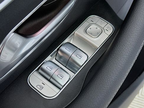 New 2026 Mercedes-Benz GLS 450 4MATIC image 18