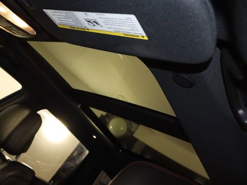 Used 2018 Jeep Grand Cherokee Trailhawk w/ Trailhawk Luxury Group image 25