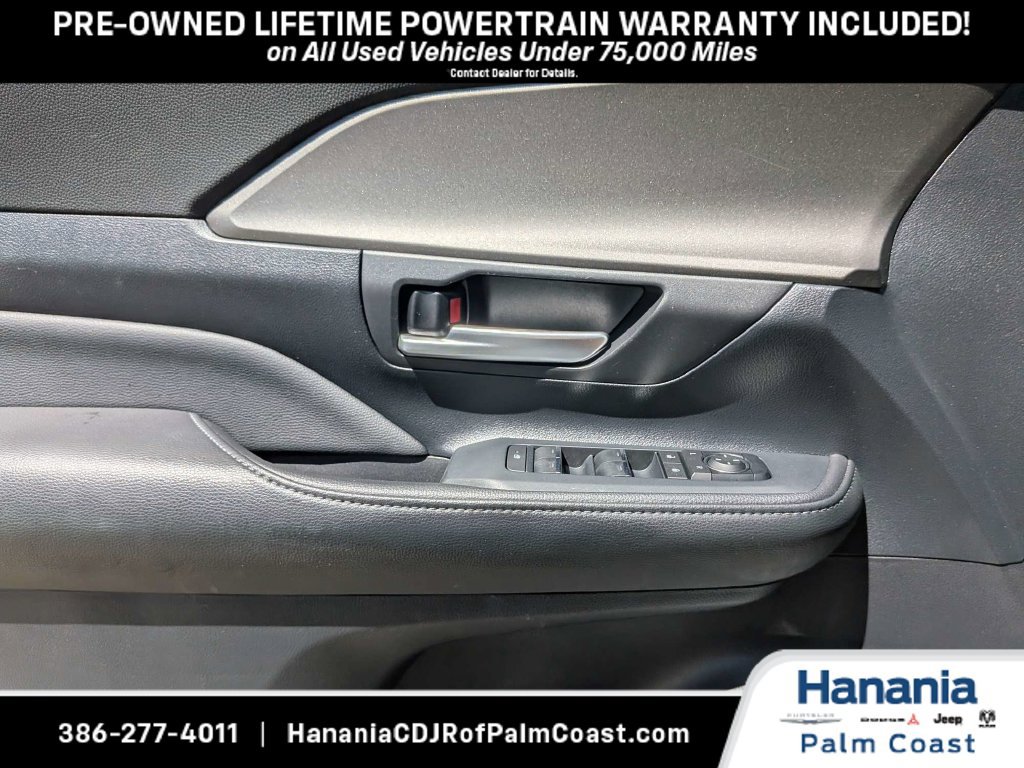 Used 2025 Toyota Grand Highlander FWD image 24
