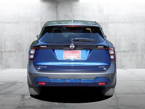 Used 2025 Nissan Kicks SV AWD/4WD image 6