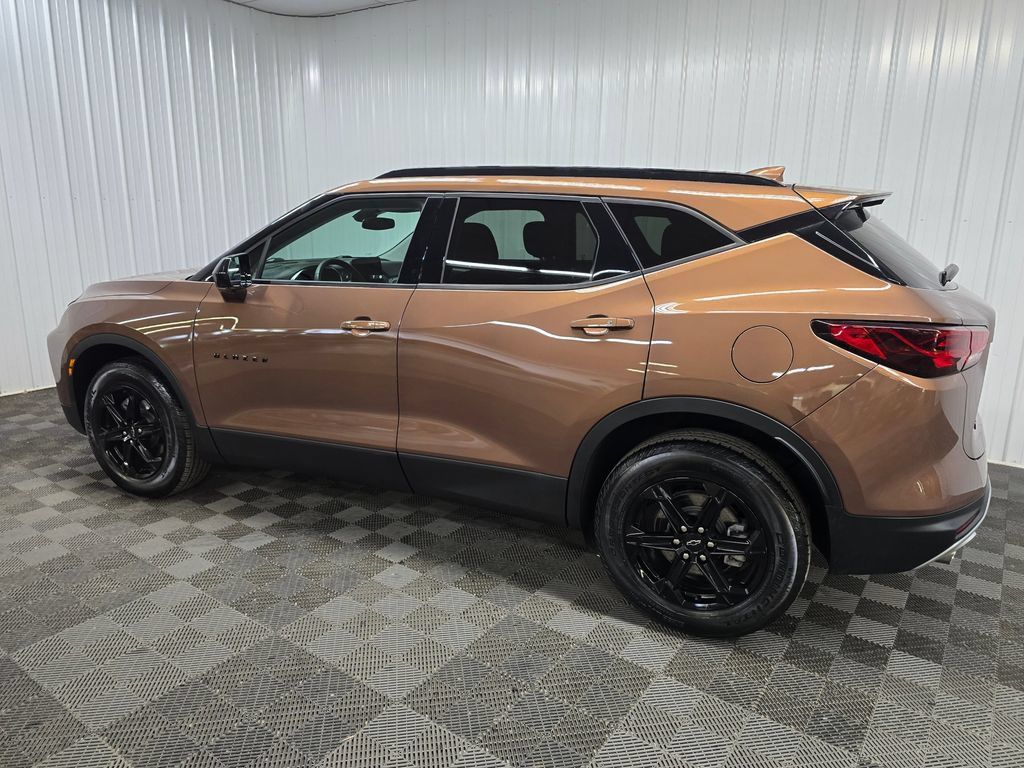 Used 2023 Chevrolet Blazer LT w/ Midnight/Sport Edition AWD/4WD image 4