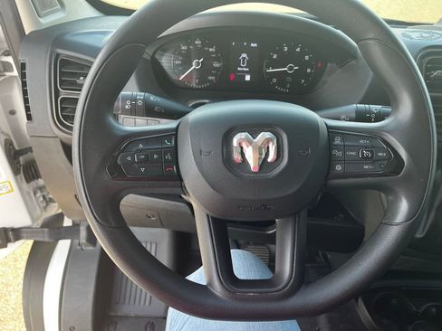 Used 2025 RAM ProMaster 2500 w/ Convenience Group image 9