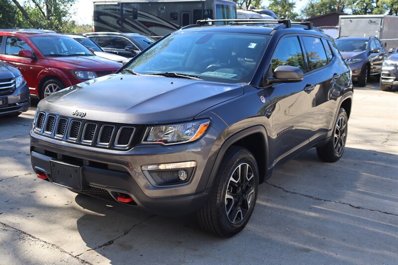 Used 2019 Jeep Compass Trailhawk w/ Leather Interior Group AWD/4WD image 3