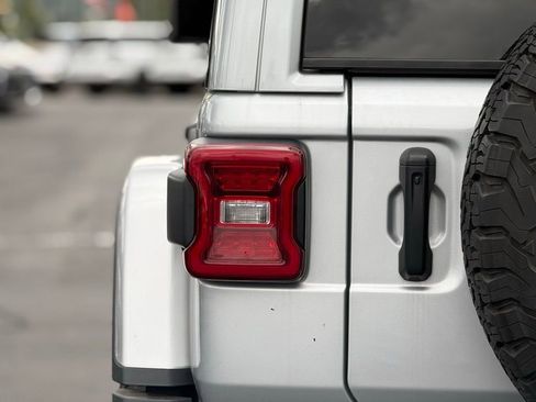 Used 2022 Jeep Wrangler Unlimited Rubicon image 8