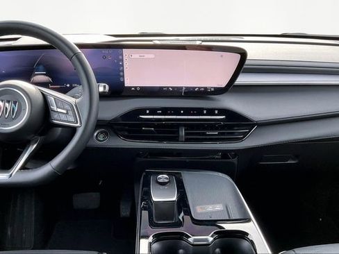 Used 2025 Buick Enclave Sport Touring image 9