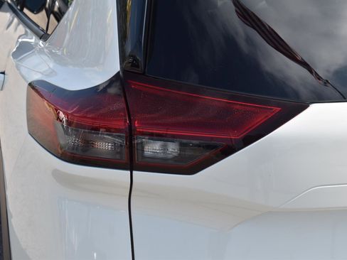 Used 2023 Nissan Rogue Platinum w/ Platinum Premium Package FWD image 7