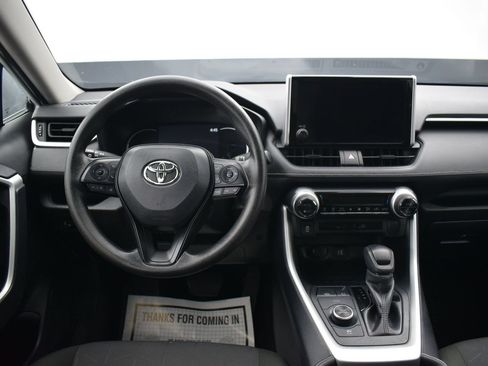 Used 2025 Toyota RAV4 XLE AWD/4WD image 14
