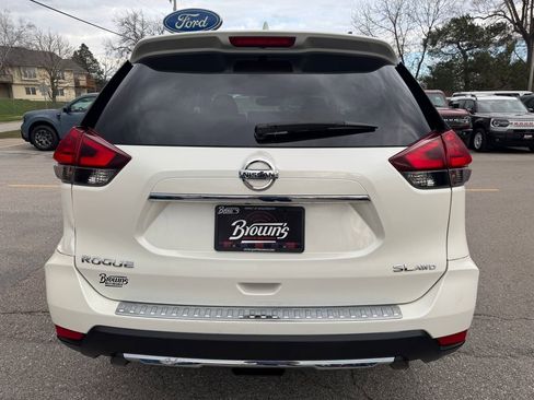 Used 2017 Nissan Rogue SL AWD/4WD image 6
