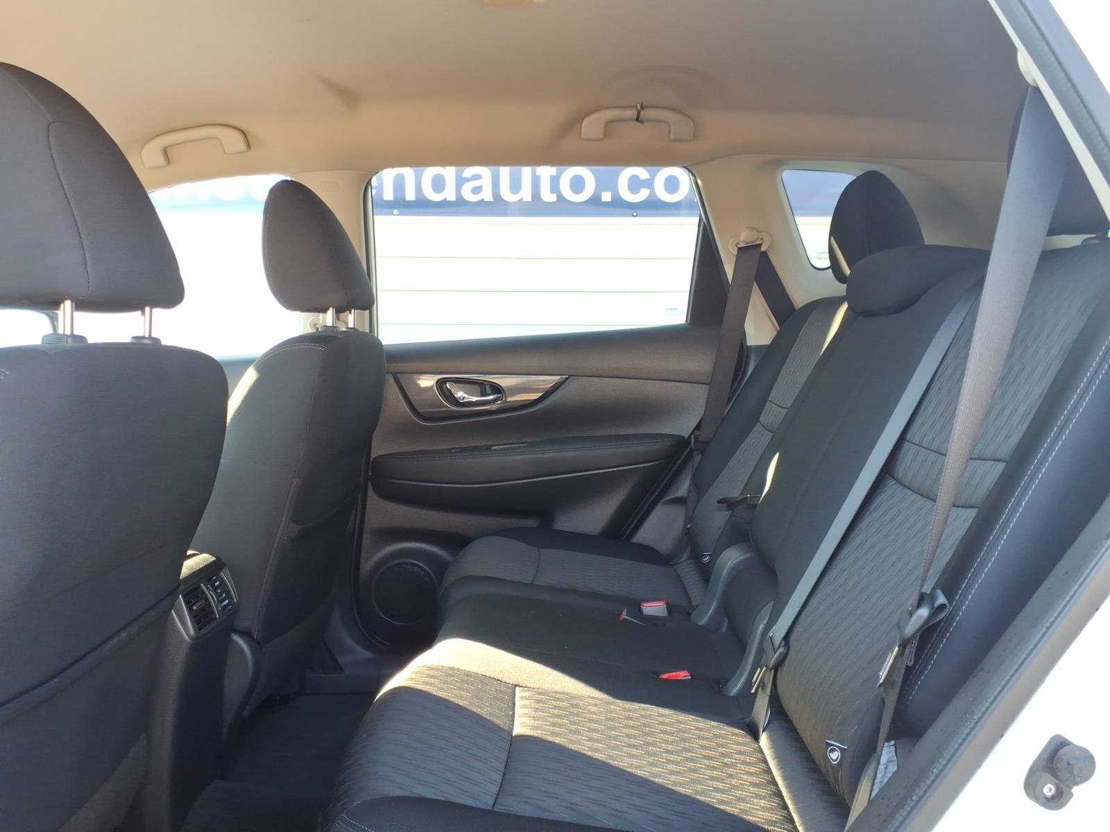 Used 2017 Nissan Rogue SV FWD image 10