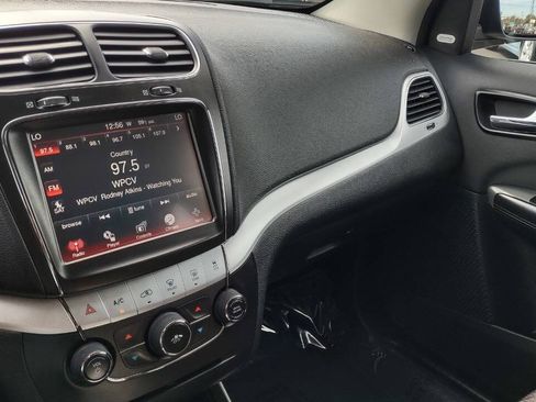 Used 2011 Dodge Journey Mainstreet w/ Popular Equipment Group FWD image 18