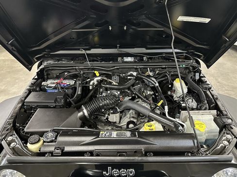 Used 2011 Jeep Wrangler Sport AWD/4WD image 16