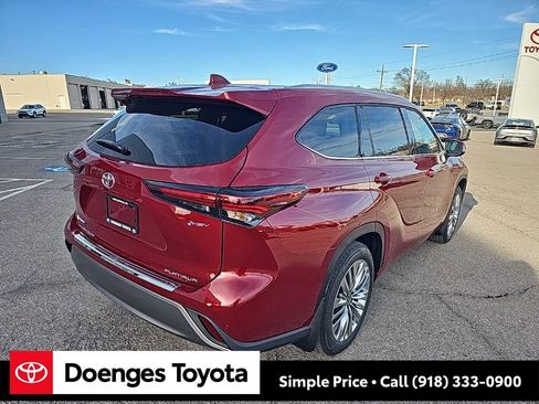New 2026 Toyota Highlander Platinum image 4