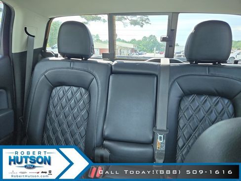 Used 2022 Chevrolet Colorado Z71 w/ Safety Package AWD/4WD image 19