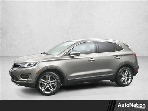 Used 2017 Lincoln MKC Reserve image 1